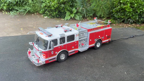 1_25 Trumpeter American LaFrance Eagle fire pumper