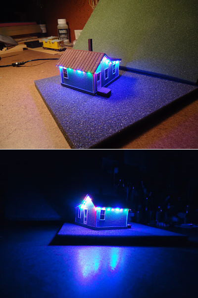 4-Color Light String on Tiny Cottage