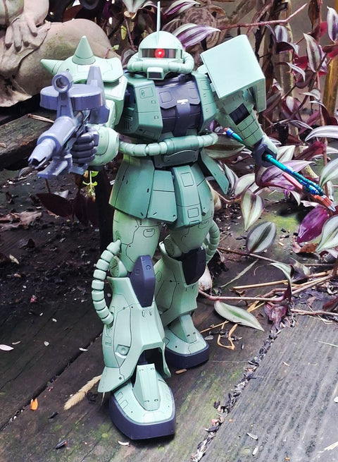 1/48 Mega Size Zaku II with Red Nano LED
