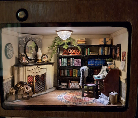 1:48 Scale Study Room with LED Lighting