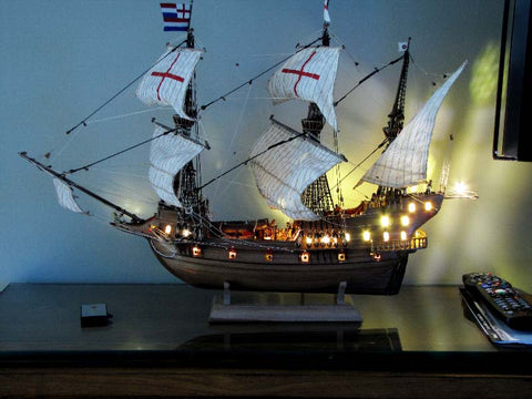Ship model with LEDs