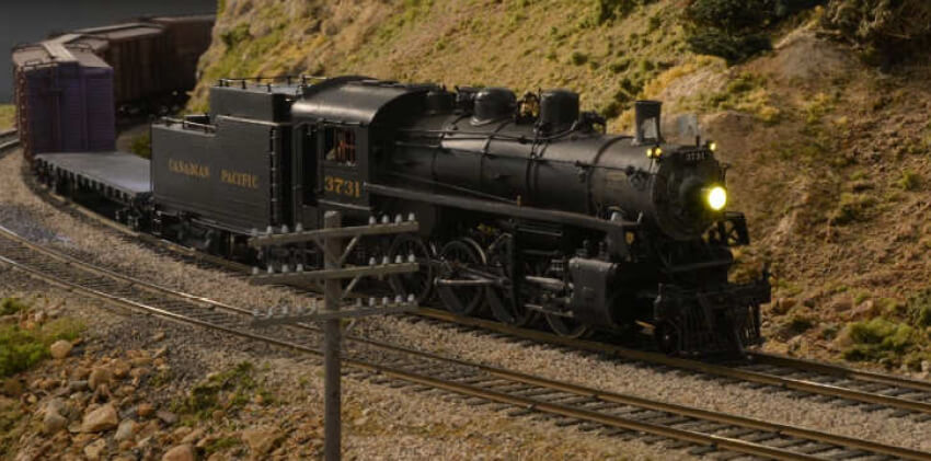 HO Scale Steam Engine Train Model with LED Lights